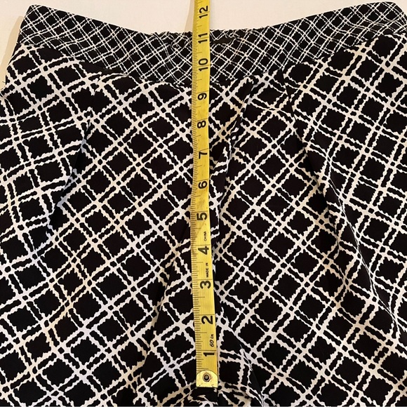 Topshop Black & White Pattern Print Joggers - Picture 9 of 13